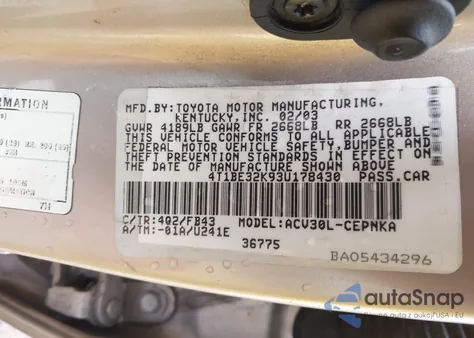 2003 Toyota Camry Le z USA, uszkodzony, nr VIN 4T1BE32K93U178430